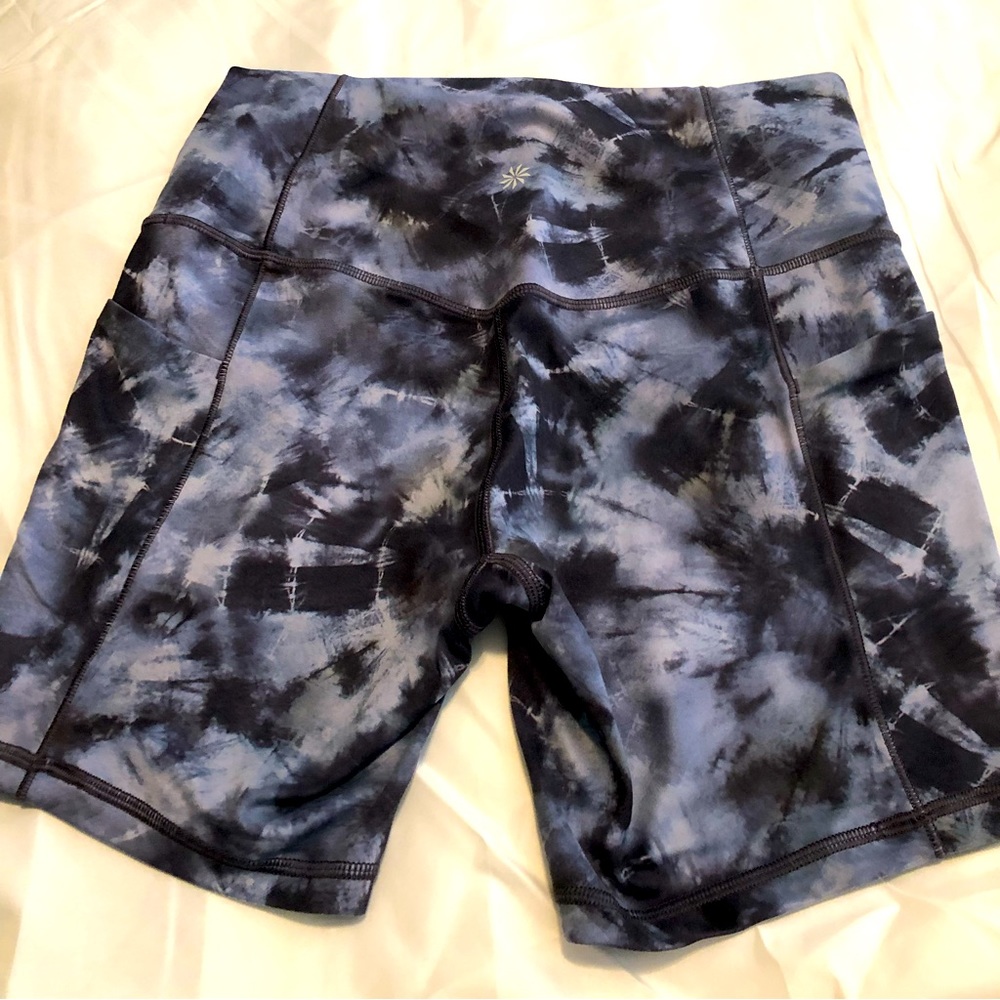 Athleta 6 inch shorts, great condition